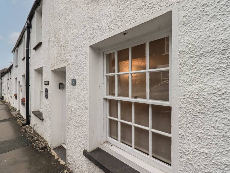 Family-oriented wonderful cottage with yard | Pet-friendly — photo 2