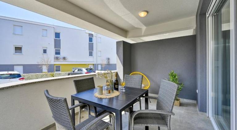 Apartment with patio | Dogs allowed — photo 4