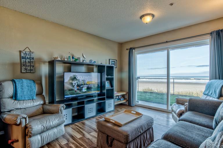 Condo  Lincoln City