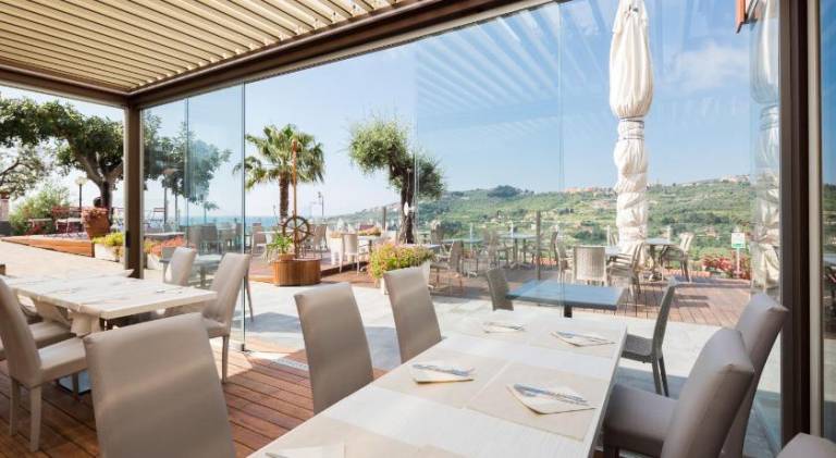 Wonderful serviced apartment with garden, terrace & hot tub | Pets are welcome — photo 3