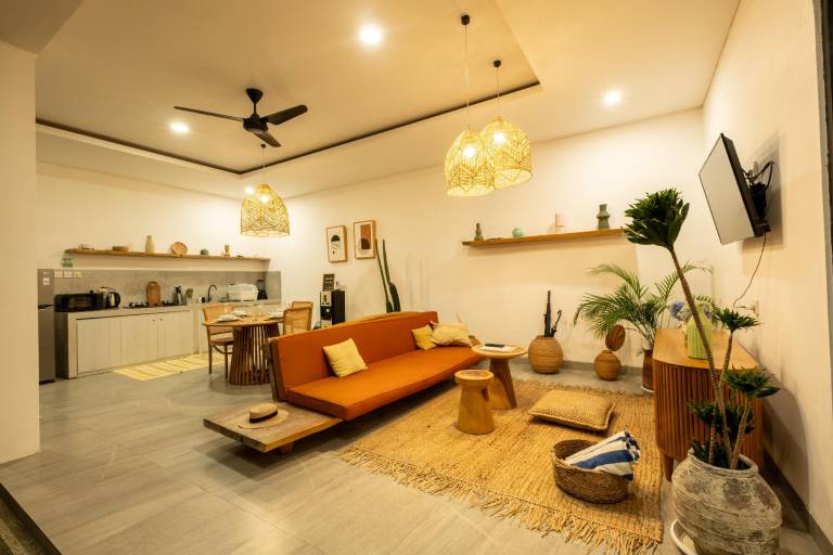 Ample villa with pool | Perfect for remote work | Pets allowed — photo 3