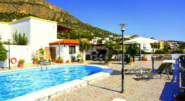 Serviced apartment with sauna, pool & garden | Pets allowed — photo 3