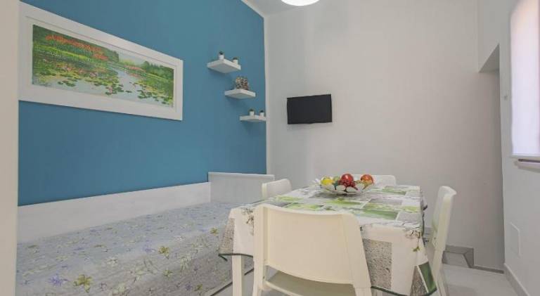 Apartment with 1 room for 5 persons — photo 2