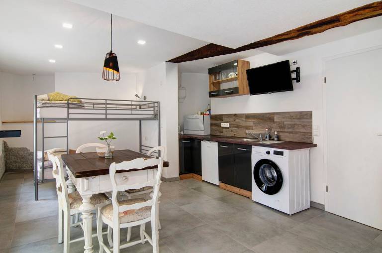 Apartment with fast internet | City view | Pets are welcome — photo 4