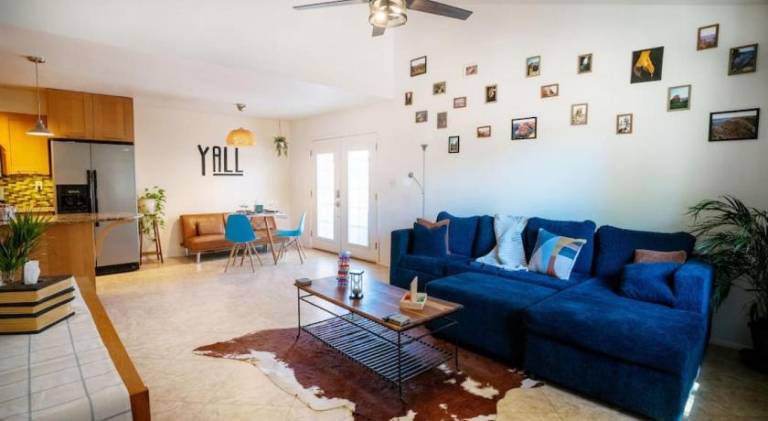 Vacation home with pool | Pet-friendly — photo 2