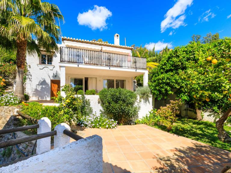 House with terrace, yard & barbecue | Sea view — photo 3