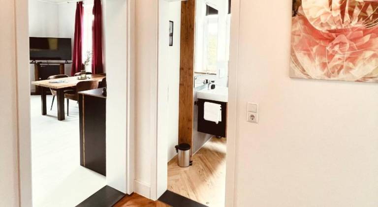 Apartment with patio, yard & grill — photo 4