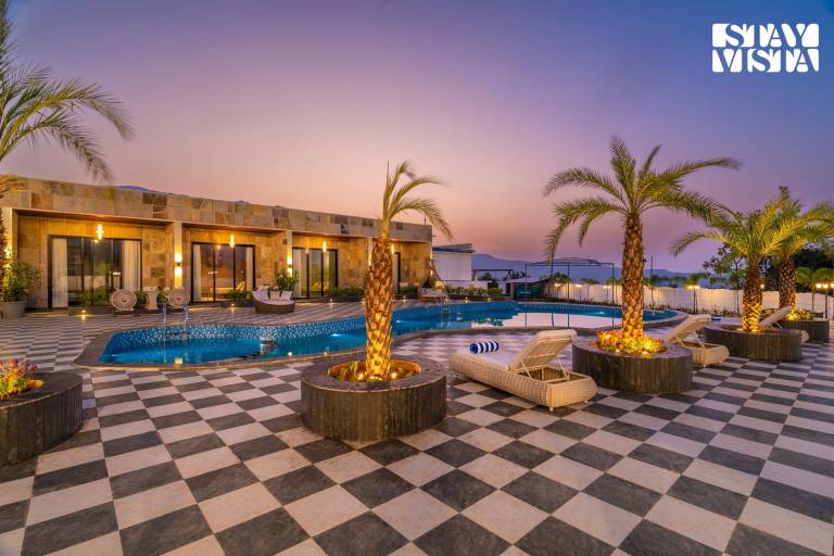 Big villa with pool & yard | Dogs allowed in Khalapur