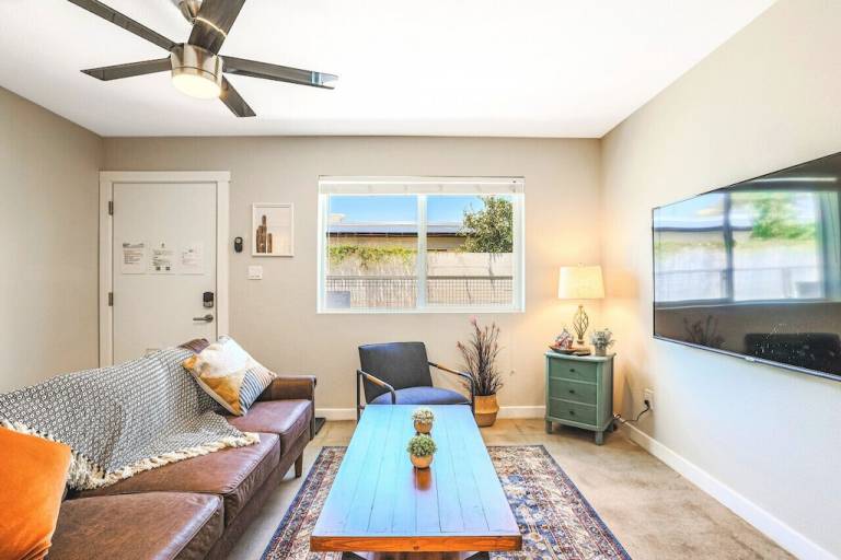 Condo Camelback East Village
