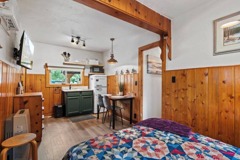 Cabin  West Colorado Springs