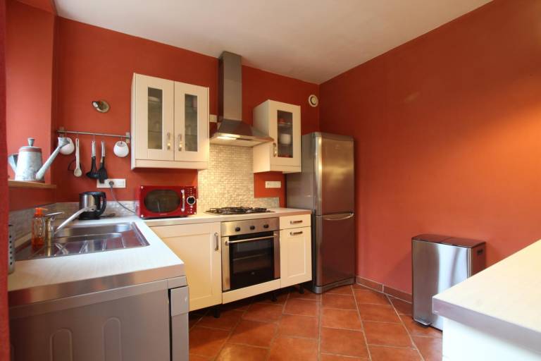 Gite with barbecue, yard & terrace — photo 2