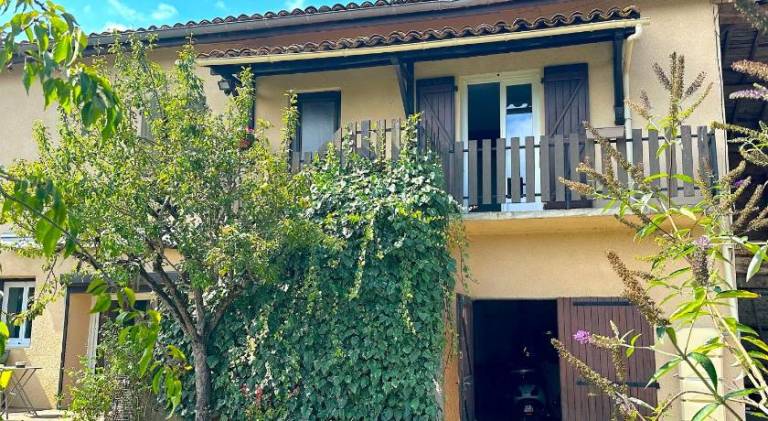 Serviced apartment with BBQ, patio & private pool | Pets allowed in Pamiers