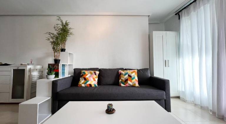 Fully equipped holiday apartment with patio & private pool | Next to the beach | Pets are welcome in Oropesa del Mar