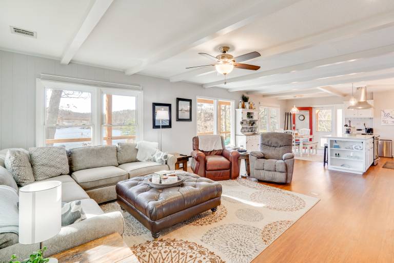 Family Home w/ Private Dock on Lake of the Ozarks! — photo 4