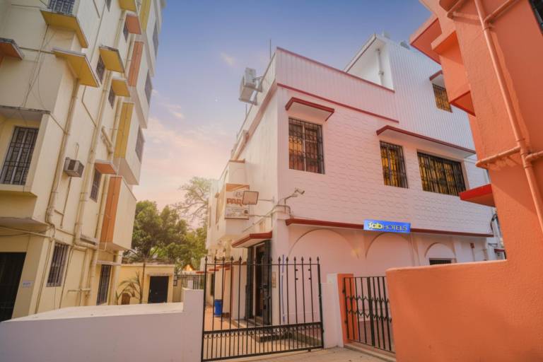 FabHotel D Park Nr Dum Dum Junction