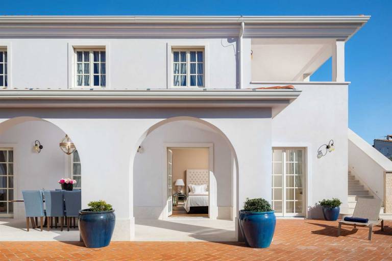 Villa with private pool, barbecue & garden | Pool view — photo 4