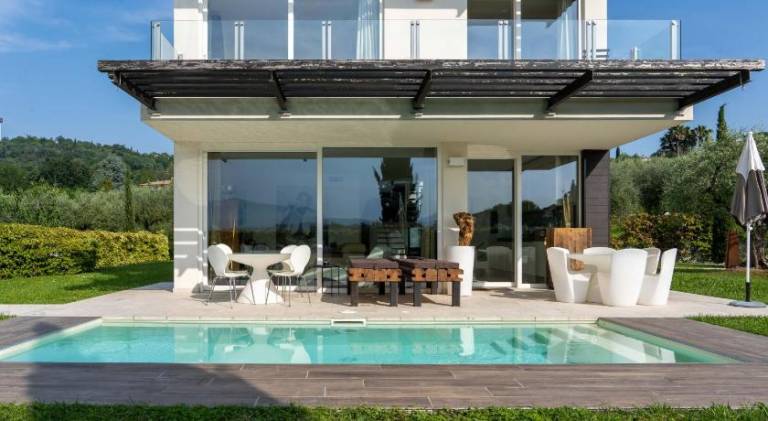 Villa with yard, private pool & patio | Close to the beach | Pets allowed — photo 3