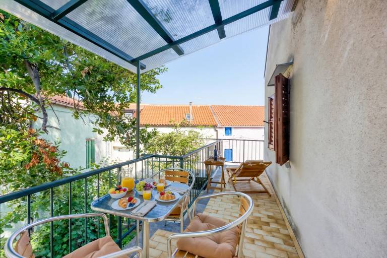 Child-friendly beautiful apartment with yard, patio & barbecue | Pets are welcome — photo 2
