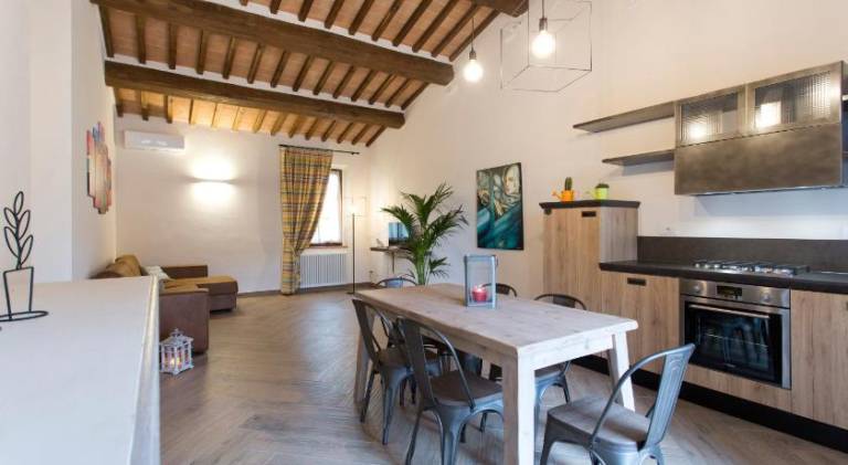 Serviced apartment with terrace, garden & pool — photo 3