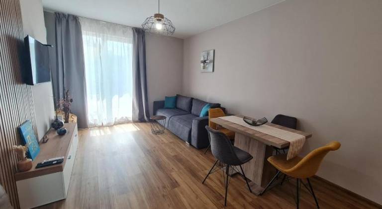 Apartment with jacuzzi & pool — photo 3
