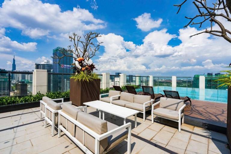 Apartment with pool, barbeque & yard | Close to Bến Thành Market | Suitable for remote work | Pets are welcome — photo 4