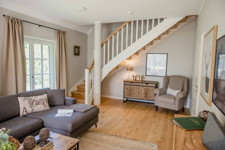 Family-friendly beautiful rental apartment with BBQ, patio & yard | Pets are welcome — photo 3