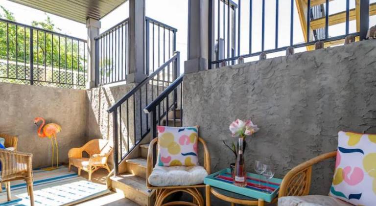 BoHo House-Sleeps 17-Garage-3 Kitchens-Fireplace — photo 5
