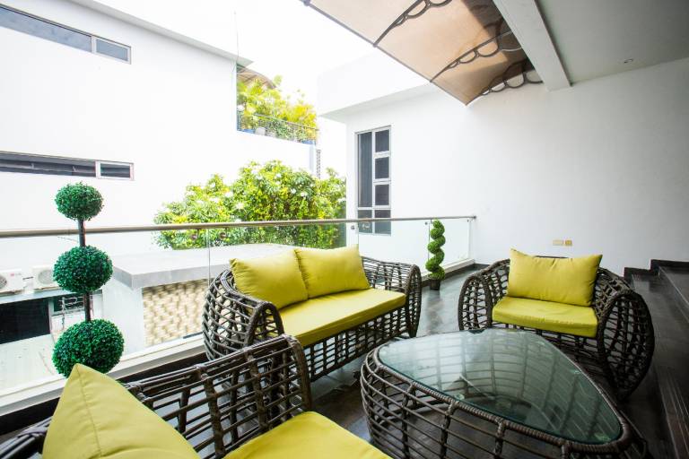 Fully equipped beautiful vacation home with pool & yard | Suitable for remote work | Pets allowed — photo 4