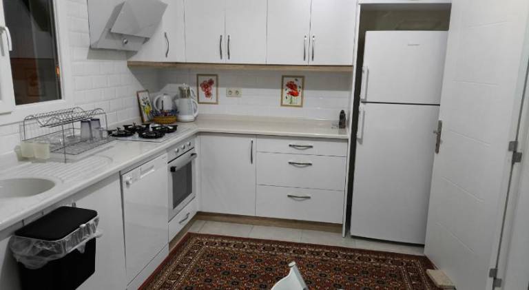 Ample house with yard & patio | Dogs allowed — photo 4