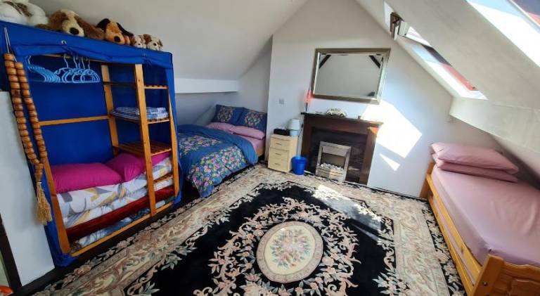 Large private room in Biddulph Stoke On Trent