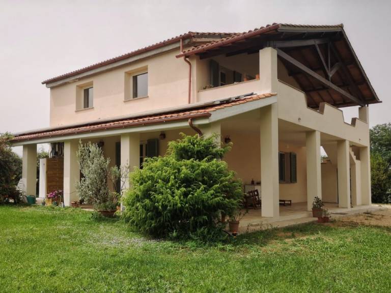 Vacation home with barbeque & garden in Orbetello