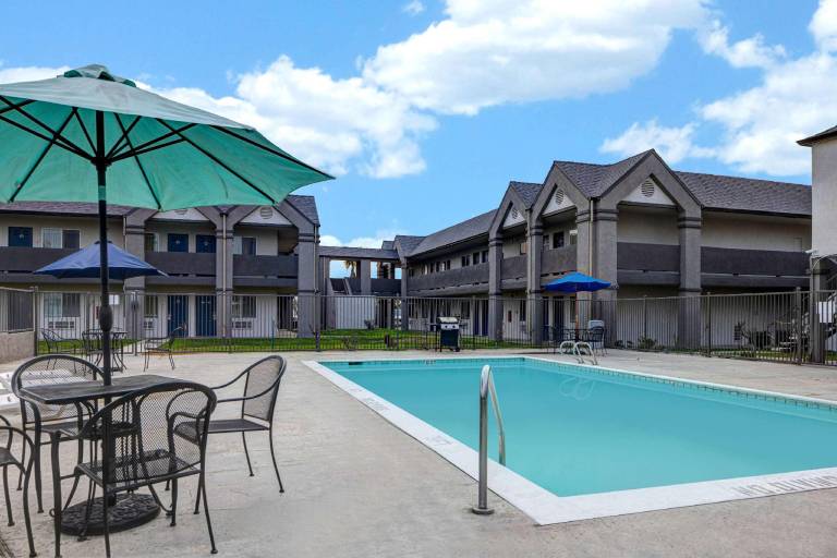 Motel 6 Buttonwillow, CA - Central in Buttonwillow, CA