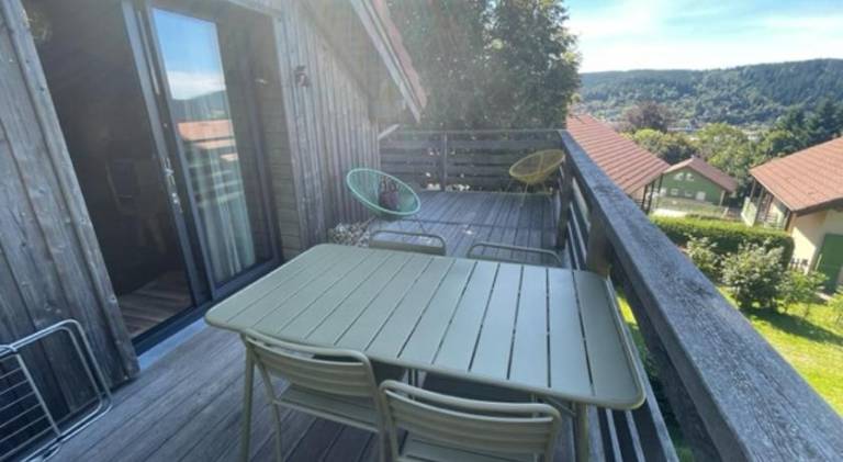 Fully equipped chalet with barbeque, yard & patio | Pet-friendly — photo 4