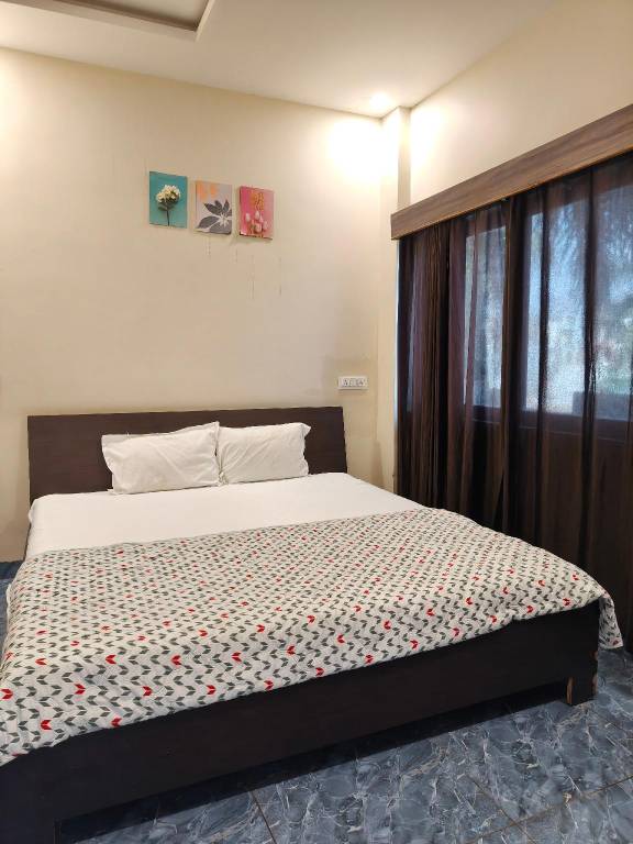 Hotel Vriksh Stay