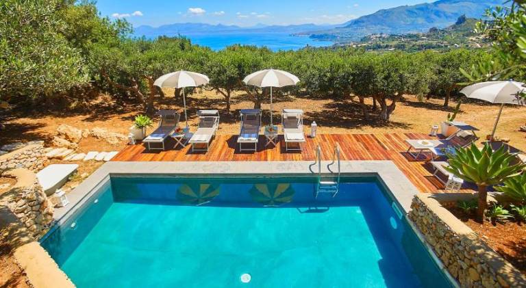 Villa with jacuzzi & pool | Pets allowed in Castellammare del Golfo