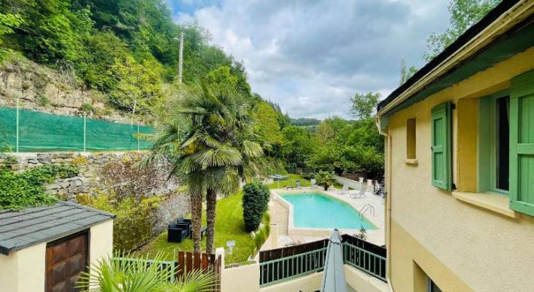 Apartment with barbeque, garden & pool — photo 3