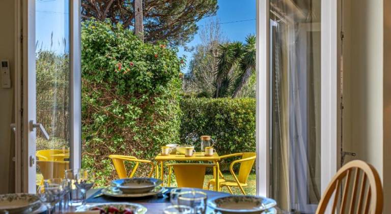 Fully equipped vacation home with private pool, barbeque & patio | Suitable for remote work | Dogs allowed — photo 5