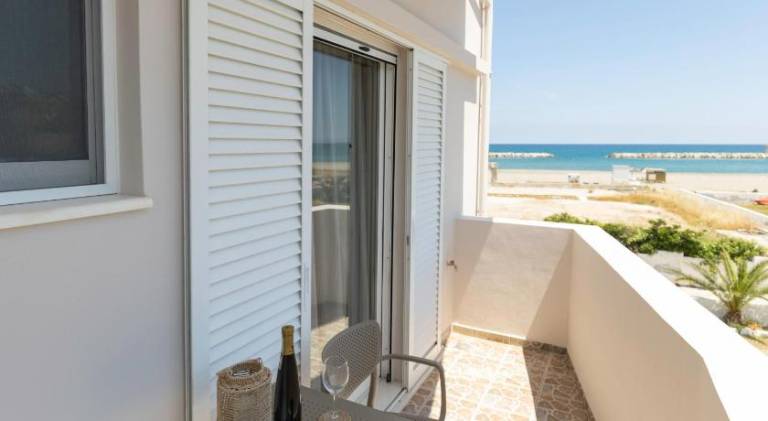 Rental apartment with patio | Beach nearby | Pet-friendly — photo 3
