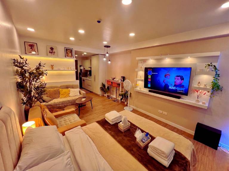 Beautiful vacation home with yard | Suitable for remote work | Pets allowed in Pasay