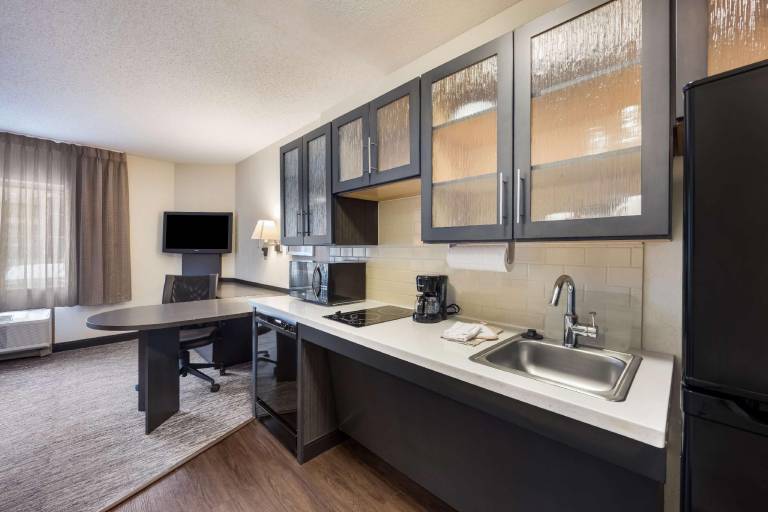 Sonesta Simply Suites Oklahoma City Airport — photo 3
