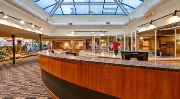 Edmonton Inn and Conference Centre — photo 3
