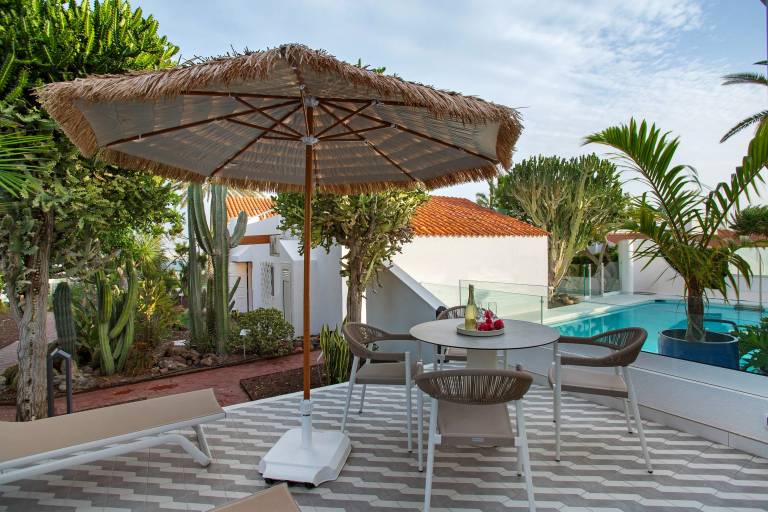 Fully equipped spacious bungalow with fast internet, yard & patio | Sea view | Next to the beach | Good for workation | Pets allowed — photo 2