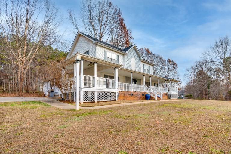 Spacious Mooresville Home w/ Lake Norman View! — photo 3