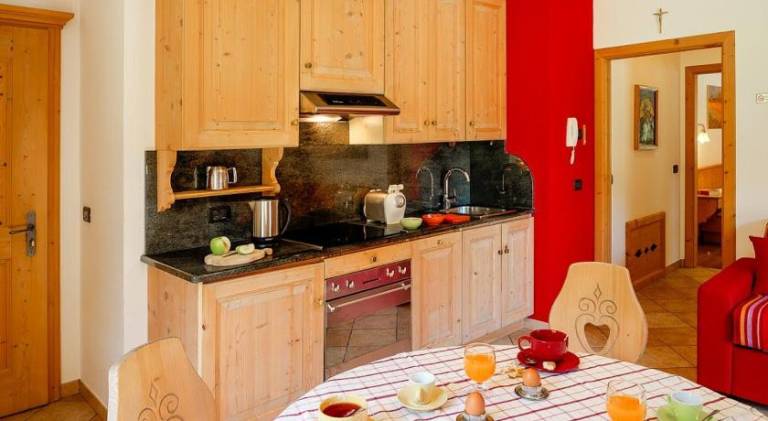 Wonderful rental apartment with barbeque, terrace & yard | Pets allowed — photo 5