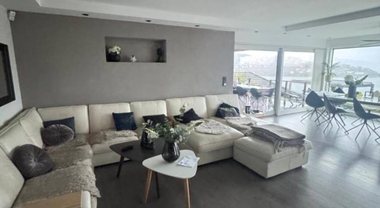 Villa med 5 soverom, 4 bad og 3 kjøkken, 400 m fra lokal badestrand — photo 3