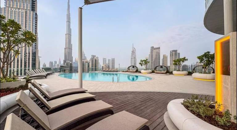 Fully equipped ample holiday apartment with sauna, private pool & patio | Next to The Dubai Fountain | Pets are welcome — photo 4