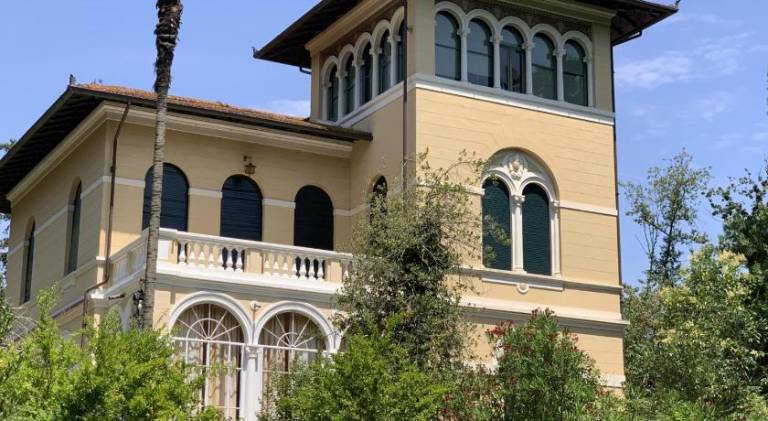 Villa with 4 rooms for 8 persons in Lucca