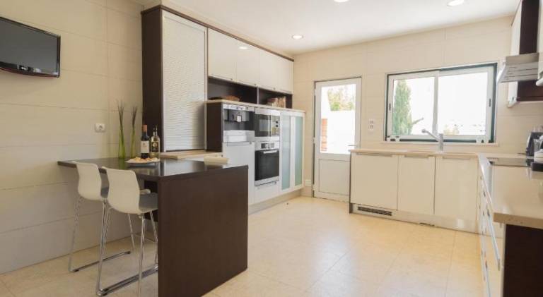 Villa Ria Rose, Alto da Ria 23 - jacuzzi and beach — photo 4