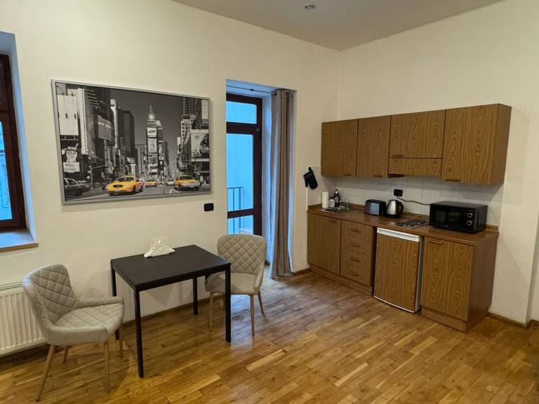 Rental apartment with patio — photo 2