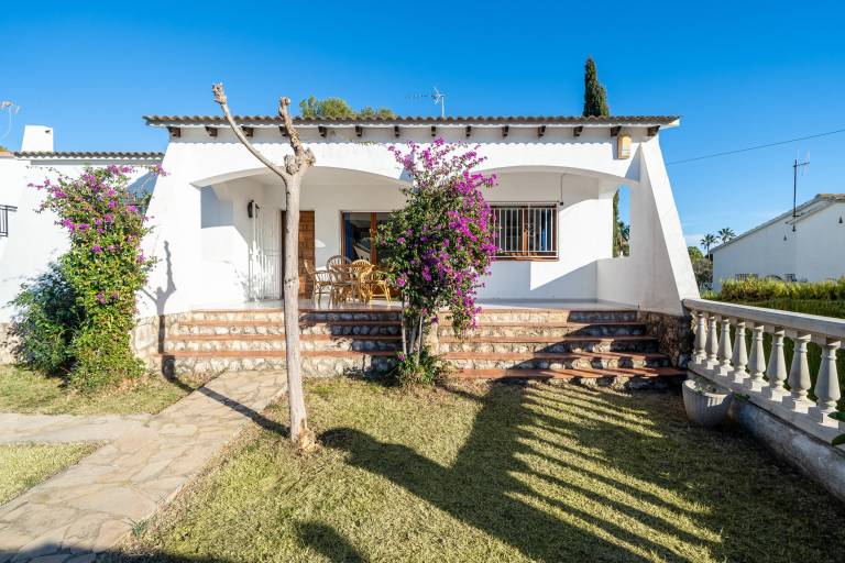Villa "Coma-Ruga" with Private Pool, Private Terrace & Wi-Fi — photo 2